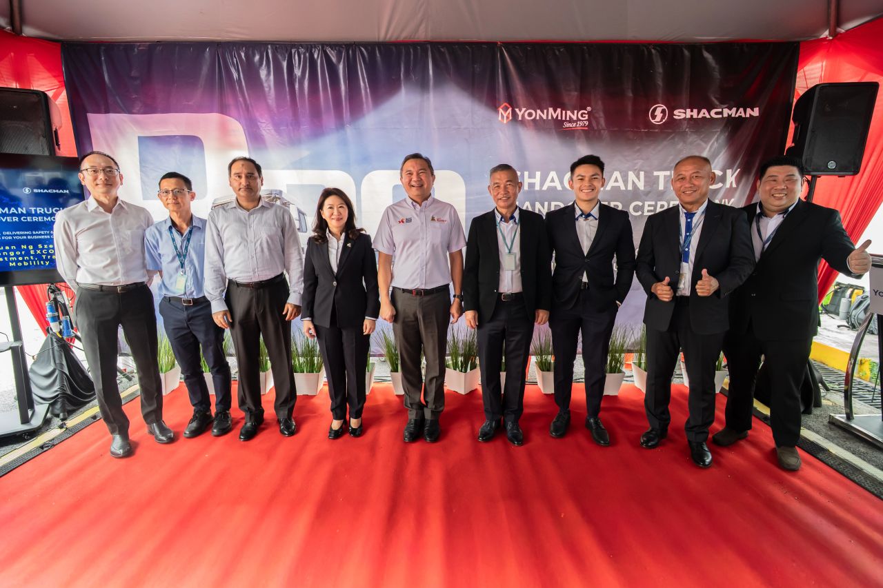Shacman Fleet Handover Highlights Logistics and Safety Focus