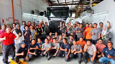 images/newsimages/2018/Last Scania PGR Truck Rolls Of Malaysian Assembly Line.jpg#joomlaImage://local-images/newsimages/2018/Last Scania PGR Truck Rolls Of Malaysian Assembly Line.jpg?width=800&height=450