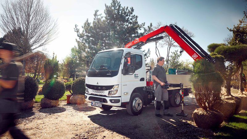 FUSO Announces New eCanter Crane and Aerial Platform Applications