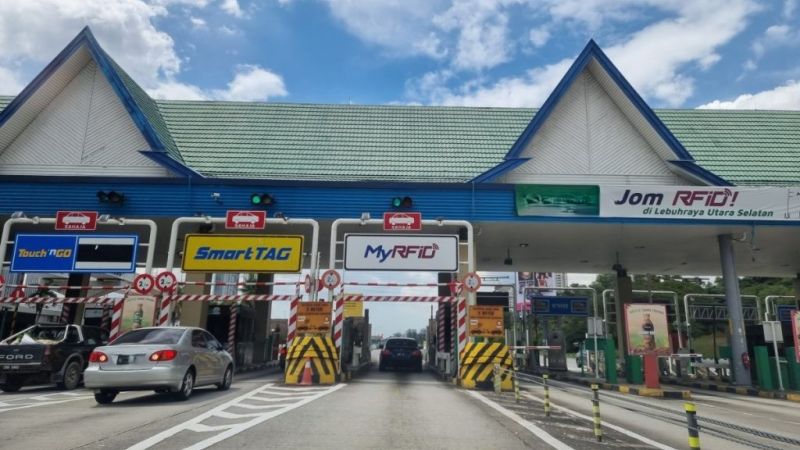 Waiting Time and Delays in Transport: The Hidden Cost of Standing Still